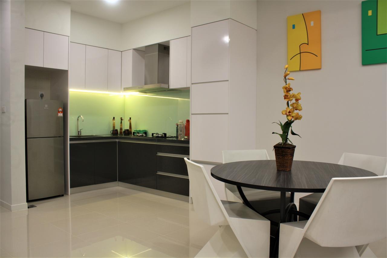 Azure Apartment *